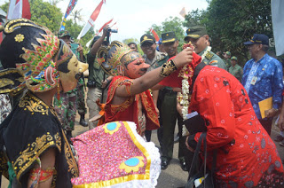 Wayang Soneyan dan Lomba Bakti Sosial TNI Manunggal KB Kesehatan