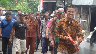 Mengarak Calon Pemimpin Baru untuk Desa Panjunan