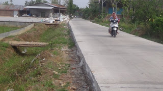 Rekanan Belum Juga Melakukan Penataan Bahu Jalan