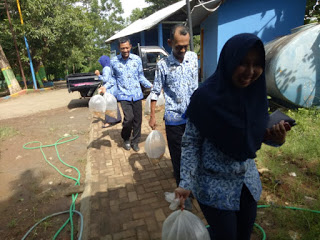 DKP Tebar Ribuan Benih Ikan di Kampus Kehidupan