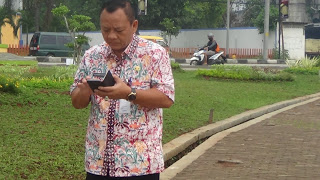 Sekda Cek Bekas Potongan Kayu yang Menjadi ”Tonggak” di Trotoar Taman Bandeng