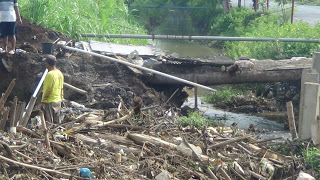 Pembuatan Jembatan Secara Liar Terus Berlanjut di Alur Kali Simo