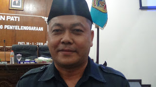 Dewan Serahkan Himpunan Hasil Reses Tahap III Kepada Bupati