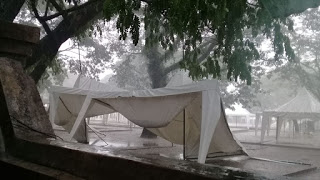 Tenda di Lokasi Penataan PKL Tidak Tahan Uji Terpaan Hujan Angin
