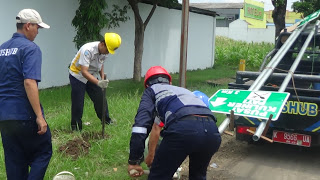 Pemasangan Rambu Petunjuk Lokasi Pusat Kuliner Pati