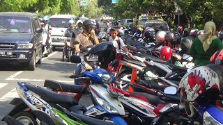 Model Parkir ”Menjajah” Jangan Dibudayakan