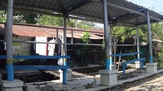 Tempat Warga Menunggu Kendaraan Penumpang Umum Ditambah