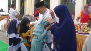 Ratusan Anak Yatim piatu Antar Keberangkatan Ibadah Haji Jon Wesly Aryanto dengan Doa