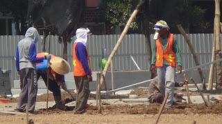 Kesiapan Material Batu Granit Hambat Pelaksanaan Pekerjaan Revitalisasi Alun-alun