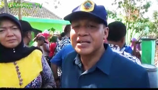 Wisnu Wijayanto Ketua Komisi D DPRD Kabupaten Pati bersama Anggotanya Droping Air Bersih