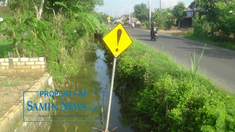 Penempatan Rambu Lalulintas yang Tidak Lazim