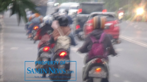 Tiap Pagi Pemotor Melaju di Jalur Cepat