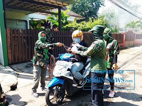 HIPAKAD Bagikan Nasi Kotak di Lingkungan Gedoeng Joeang