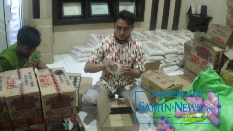 PT SIK Mulai Membantu Paket Sembako untuk Lingkungannya