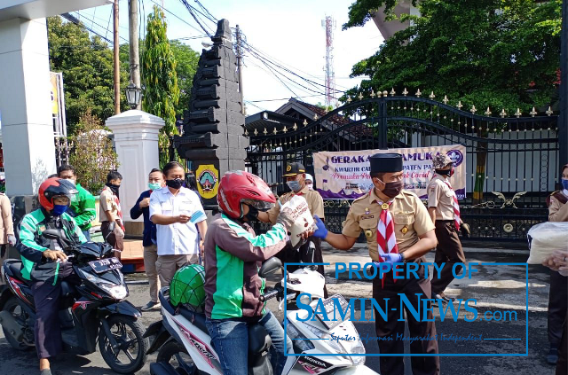 Peduli Dampak Covid-19, Pramuka Kwarcab Pati Bagikan 1,3 Ton Beras