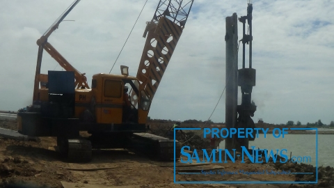 Pemasangan Sheet Pile Menyambung ke Dinding Kolam Tambat Kapal