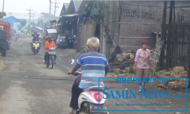 Tepi Jalan Karangmangu Terdapat Sepuluh Tempat Pemindangan Ikan