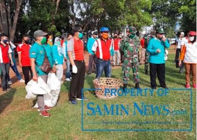 Juwana Gencar Pungut Sampah Liar