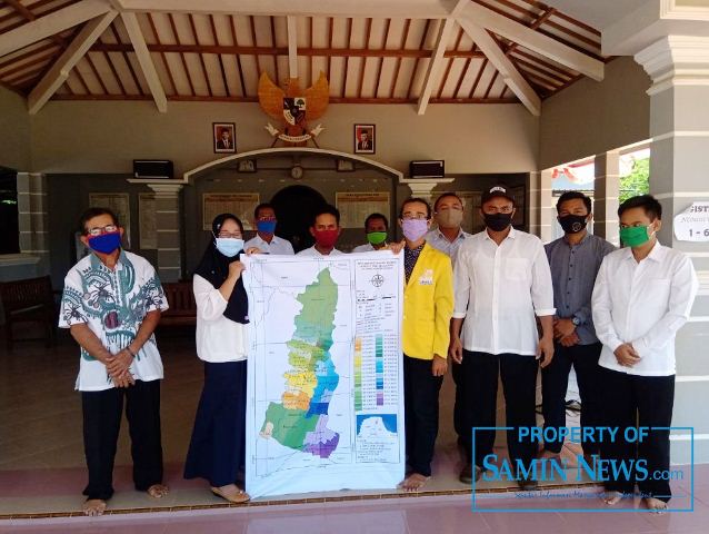 Mahasiswa KKN UNNES Buat Peta Administrasi Desa Karangsari