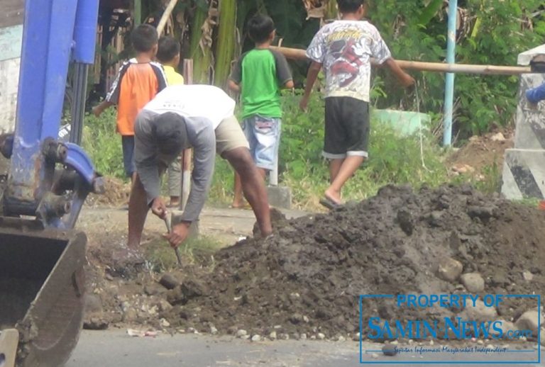 Proyek Sistem Perpipaan Air Minum Berbentur dengan Pipa PDAM