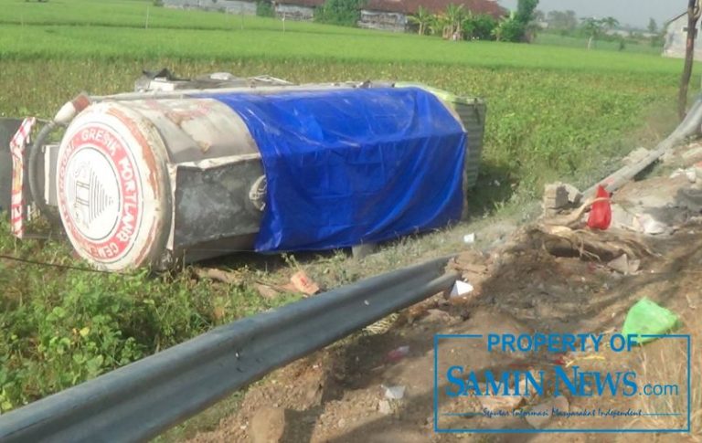 Truk Tanki Muat Semen Curah Dua Hari ”Tidur” di Sawah