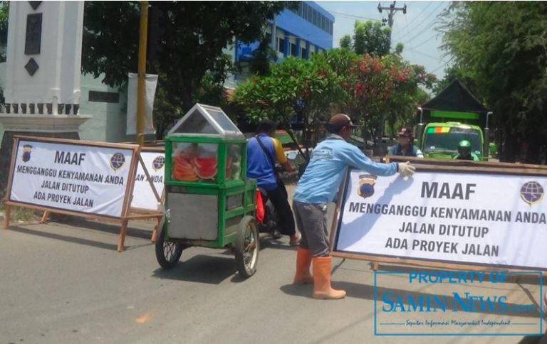 Hari Ini Ruas Jalan Bajomulyo Ditutup Total