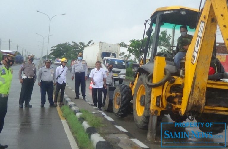 Pembongkaran Median di Ruas JLS Pati Selesai Dilakukan