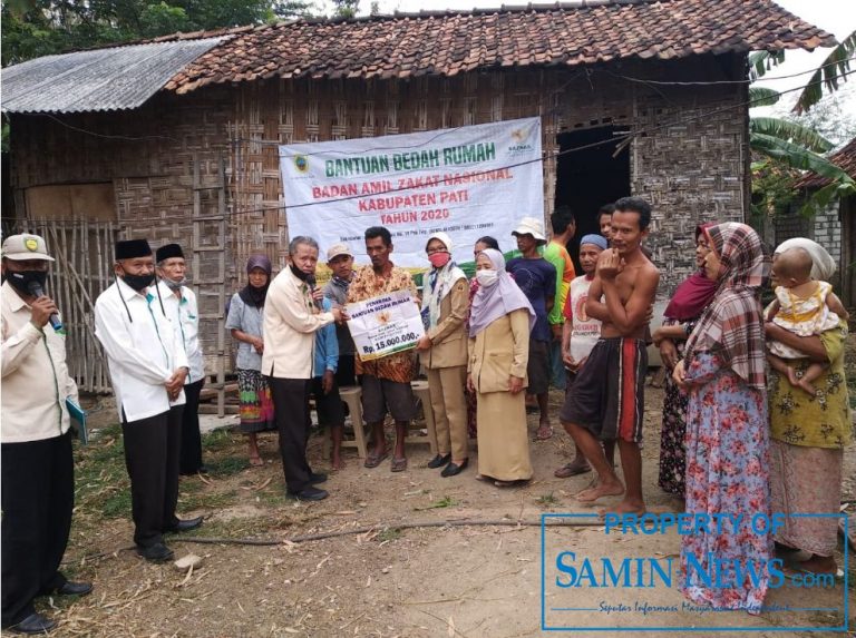 Baznas Pati Berikan Bantuan Stimulan Rumah Tidak Layak Huni di Jaken