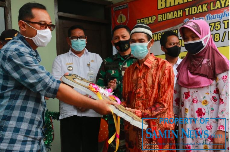 Memeperingati HUT KE-75 TNI, Koramil Margorejo Laksanakan Kegiatan Rehab RLTH di Desa Bumirejo