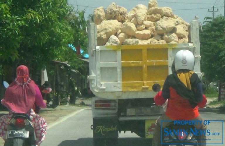 Dump Truck Kepunyaan Orang Paling Berani di Pati Ugal-ugalan Semaunya