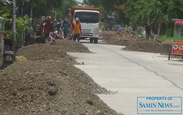 Penataan Bahu Jalan Rigid Beton Bajomulyo