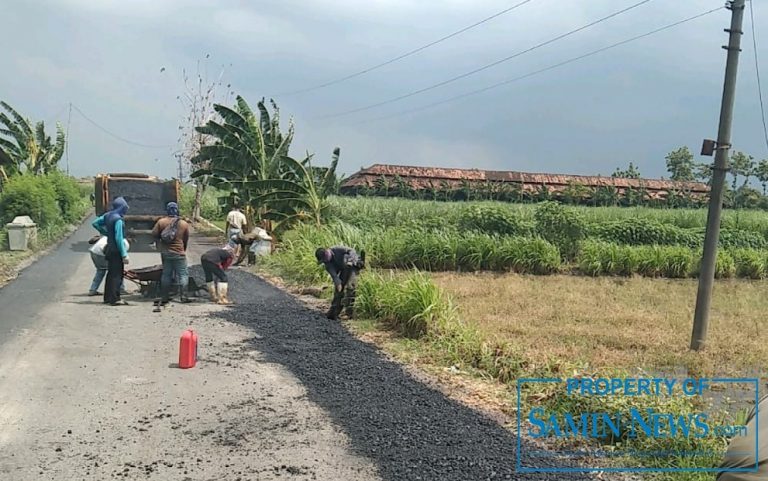 Pengaspalan Tambahan Akses Lebar Jalan Goa Pancur Segmen 1 Hari Ini Tuntas