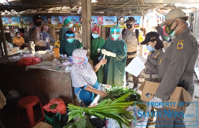 Pedagang dan Pengunjung Pasar ”Ambyar”; Pilih Sembunyi Ketimbang Mengikuti Rapid Test