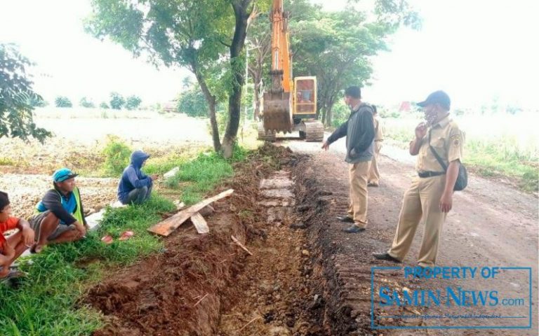 Ditemukan Tanah Lembek Muncul Pada Galian Pelebaran Jalan Menuju Goa Pancur