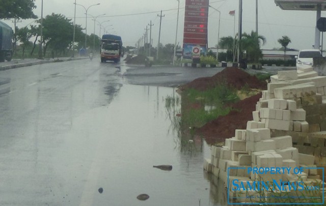 Bahu Jalan Bukanlah Gudang Pribadi Milik Siapapun