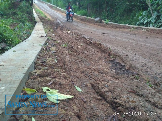 Tanah Bekas Pembangunan Talut di Tajungsari Ancam Pengendara yang Melintas