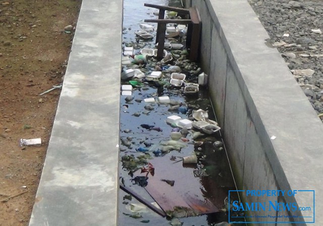 Sisa Sampah Setelah Penutupan Pulau Seprapat dan Kolam Tambat Kapal