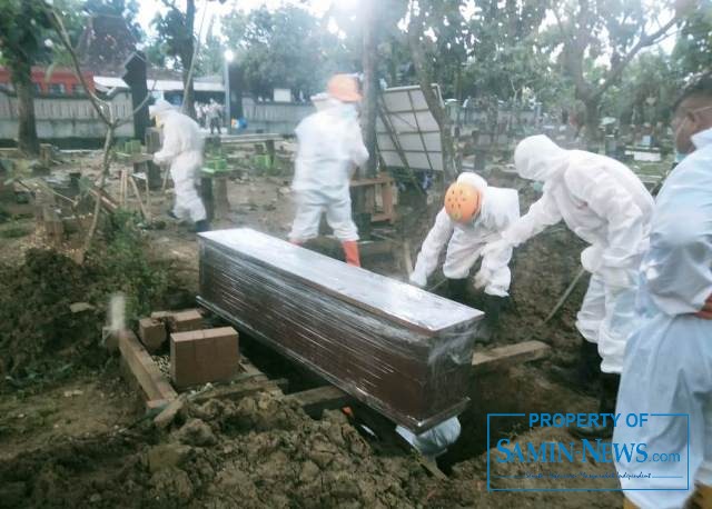 Pemakaman salah seorang warga Desa/Kecamatan Tambakromo , Pati, ternyata orang penting di jajaran salah satu BUMN,   PT PLN (Persero).