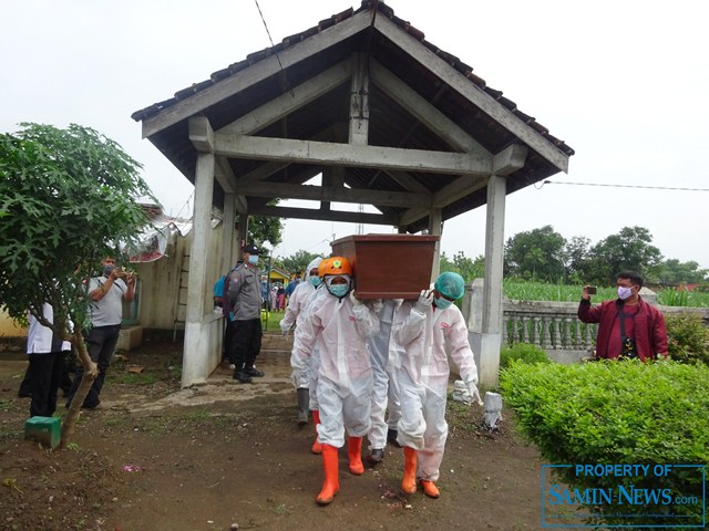 Di Hari Keduapuluhtiga, Dari Pagi Sampai Siang Dua Jenazah Selesai Dimakamkan Standar Protokol Covid-19