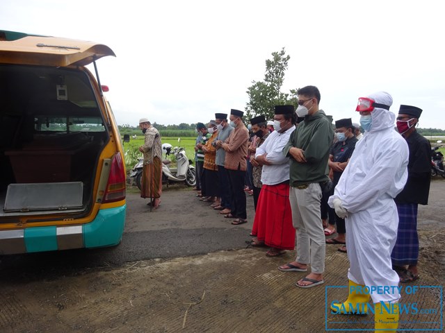 Hari Keduapuluhdelapan: Dua Jenazah Dimakamkan dengan Standar Protokol Covid-19