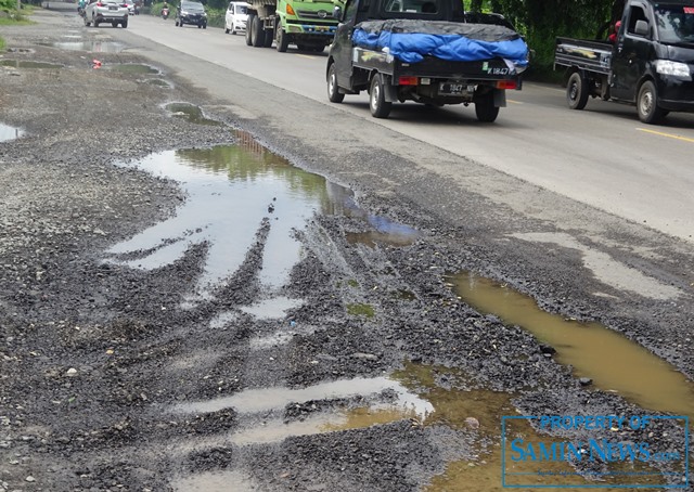 Bahu Ruas Jalan Nasional yang Menjadi Tempat Genangan Air Ditutup Beskos