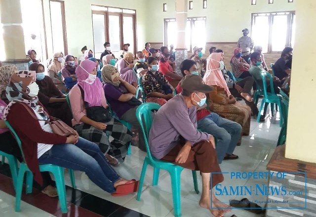 Sosialisaikan Perdes, Pedagang Pasar Pakis Keluhkan Harga Sewa Kios