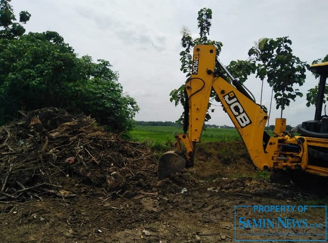 Gundukan Sampah Sungai Babalan-Koripandriyo Dikeruk