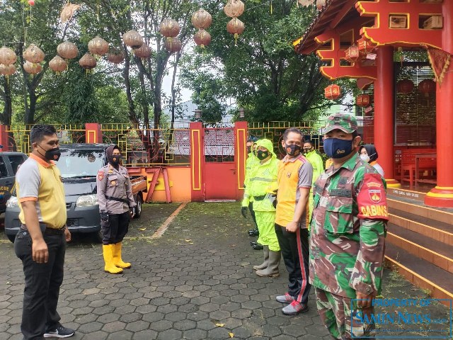 TNI-Polri Guyub Bersihkan Kelenteng Hok Tik Bio Pati