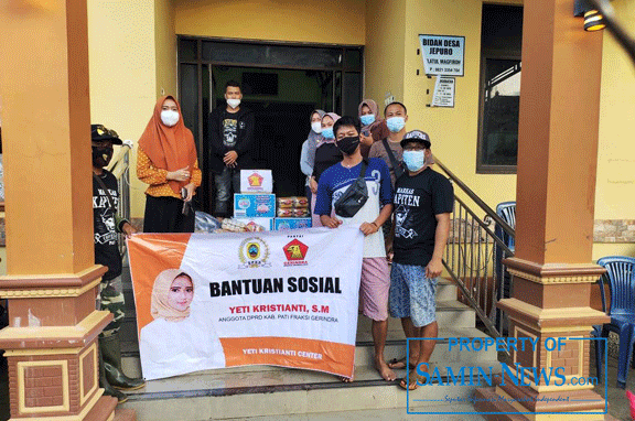 Anggota DPRD Pati, Yeti Kristianti Salurkan Bantuan Korban Banjir