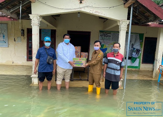 Peduli Bencana, Ketua Satria Kabupaten Pati Serahkan Bantuan Sembako