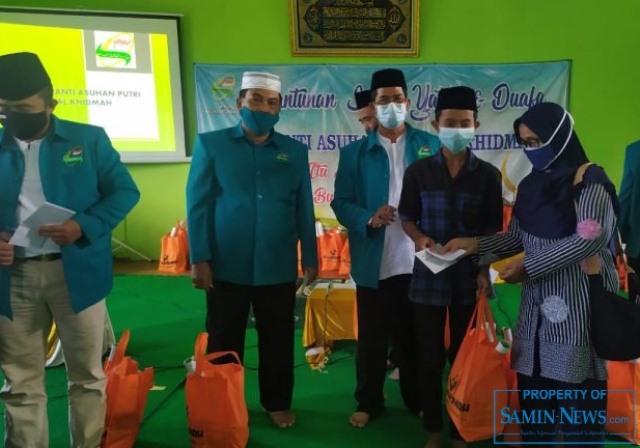 Yayasan Al-Khidmah Beri Santunan Yatim dan Duafa