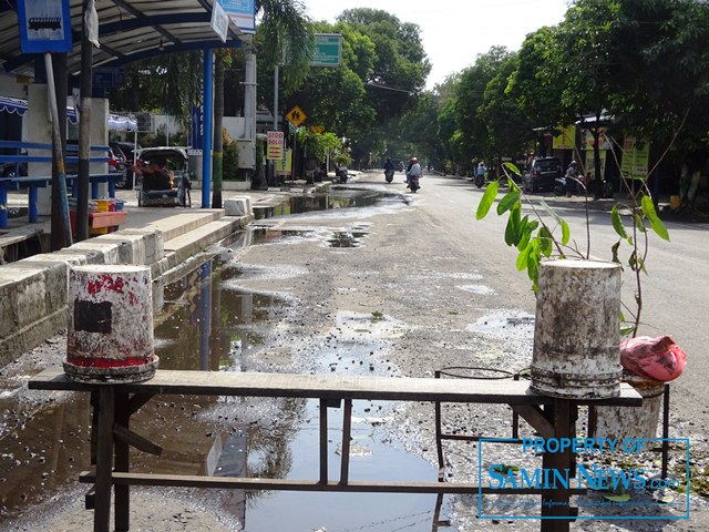 Ini kondisi ujung barat ruas Jl Diponegoro, tepatnya di seputaran shelter Puri Pati.(Foto:SN/aed)