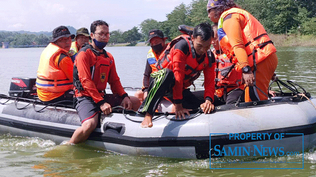 Relawan FRPB Latihan Penyelamatan di Air