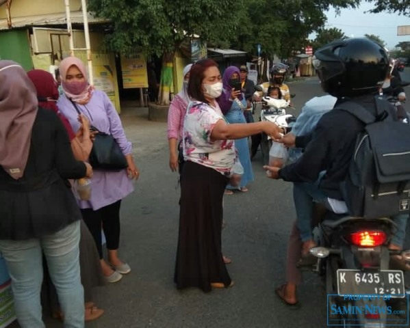 Komunitas PBMT Kembali Bagi-bagi Makanan Pembatal Puasa